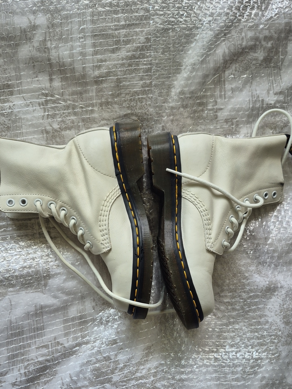 Dr. Martens 1460 Pascal Virginia Leather Boots - Parchment Beige / Off-White - Picture 2 of 5